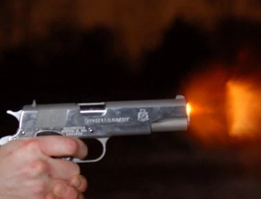 Εν ψυχρώ δολοφονία σεσημασμένου στο Περιστέρι: Πεζός πυροβόλησε οδηγό μηχανής (upd)